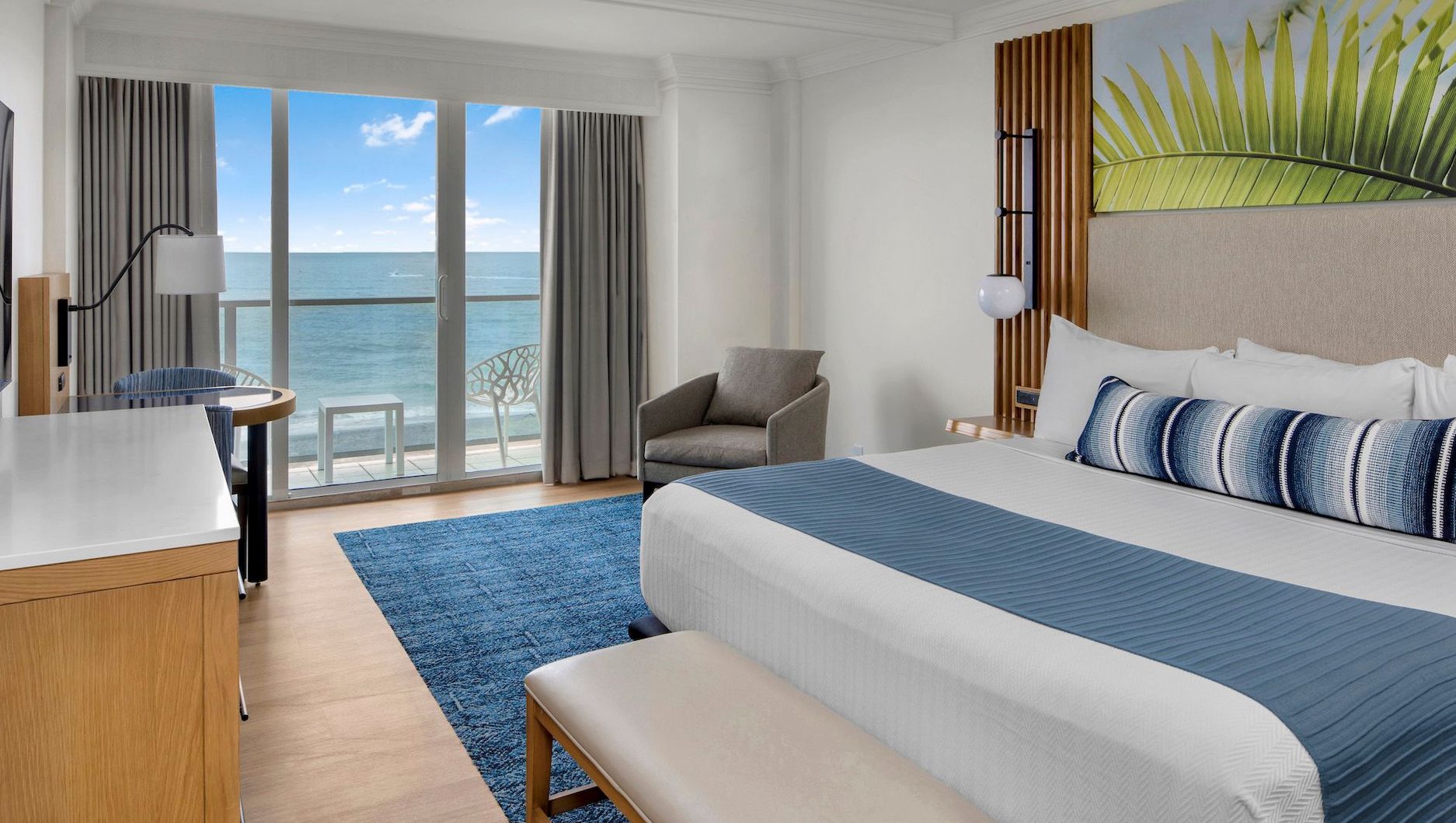 Standard Room with queen bed and modern finishes